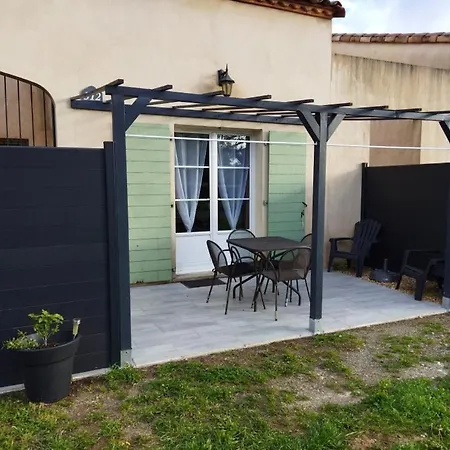 45 M2 Dans Parc Arbore Avec Piscine *